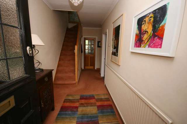  Image of 3 Bedroom Detached for sale at Brook Road  Brentwood, CM14 4PT