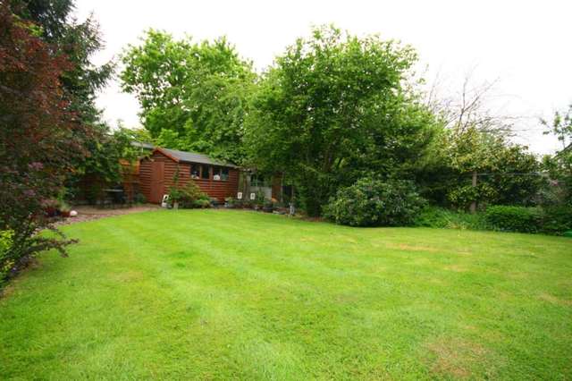  Image of 3 Bedroom Detached for sale at Brook Road  Brentwood, CM14 4PT
