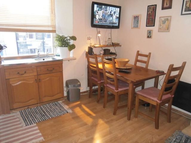  Image of 1 Bedroom Flat to rent at Tollcross Edinburgh Edinburgh, EH3 9JH