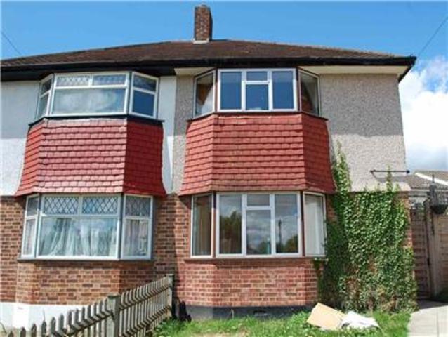  Image of 2 Bedroom Semi-Detached to rent at Surrey, SM5 1PD