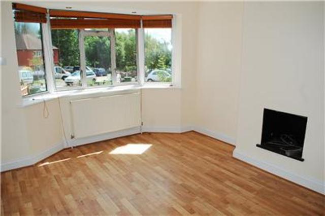  Image of 2 Bedroom Semi-Detached to rent at Surrey, SM5 1PD