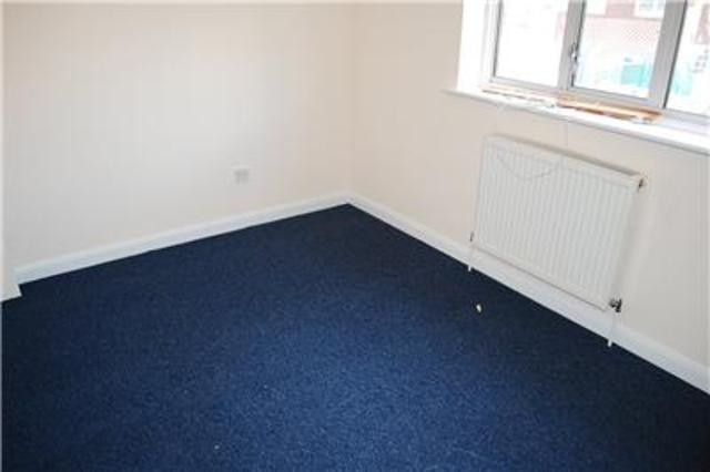  Image of 2 Bedroom Semi-Detached to rent at Surrey, SM5 1PD