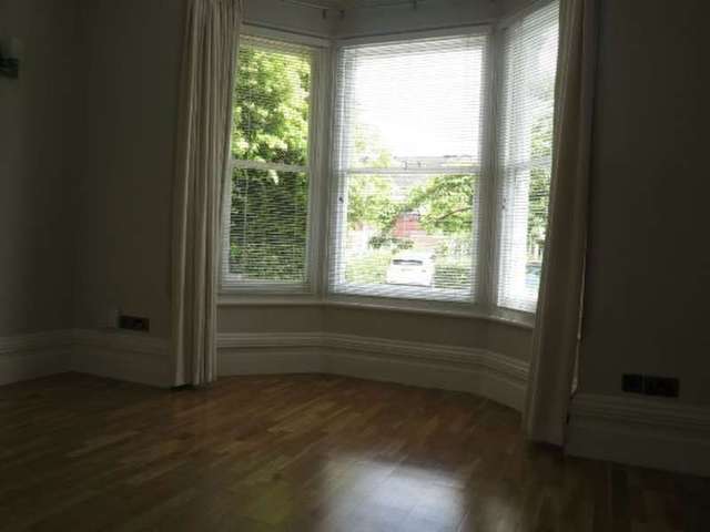  Image of 1 Bedroom Flat to rent at Bulmershe Road  Reading, RG1 5RJ