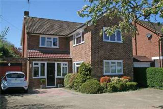  Image of 4 Bedroom Detached for sale at Addlestone Surrey Addlestone, KT15 1PW