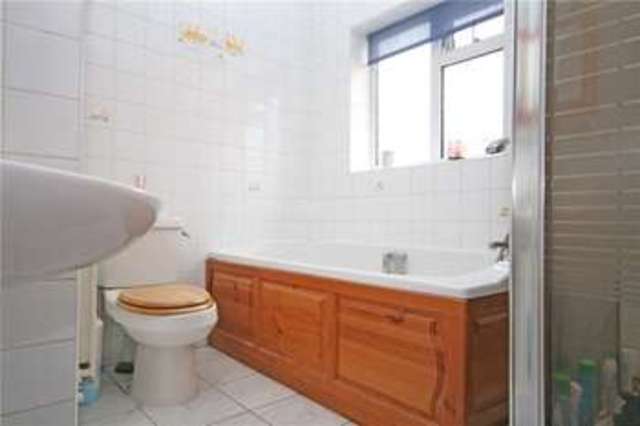  Image of 4 Bedroom Detached for sale at Addlestone Surrey Addlestone, KT15 1PW