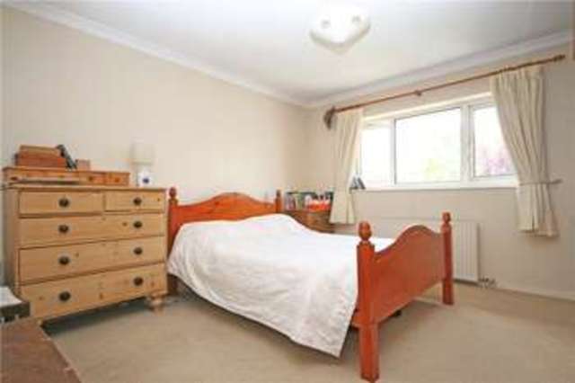  Image of 4 Bedroom Detached for sale at Addlestone Surrey Addlestone, KT15 1PW