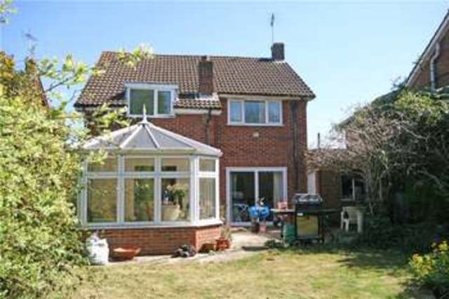 Image of 4 Bedroom Detached for sale at Addlestone Surrey Addlestone, KT15 1PW