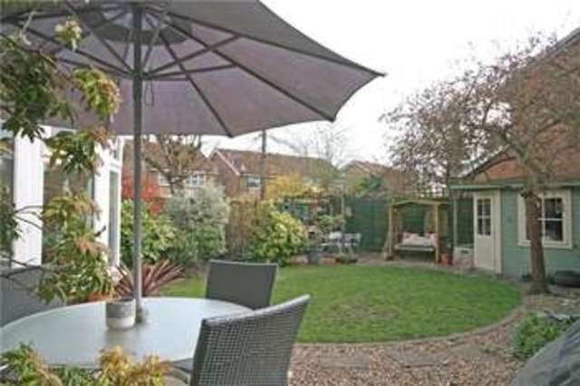  Image of 4 Bedroom Detached for sale at Addlestone Surrey Addlestone, KT15 2XF