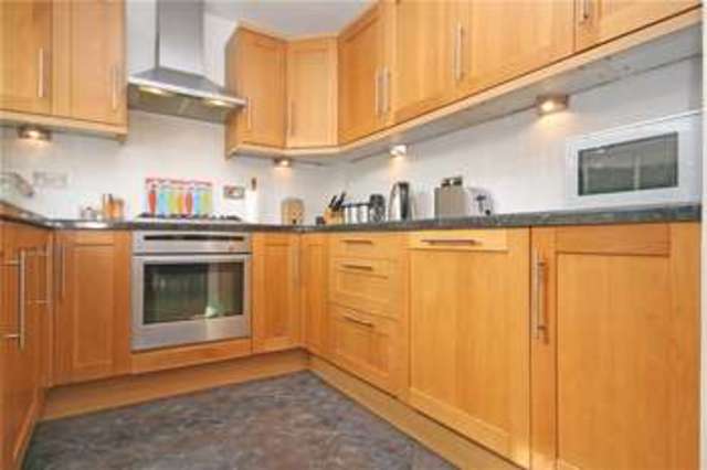  Image of 4 Bedroom Detached for sale at Addlestone Surrey Addlestone, KT15 2XF