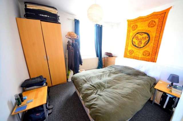 Image of 1 Bedroom Apartment to rent at Caledonian Road  Islington, N1 1BB