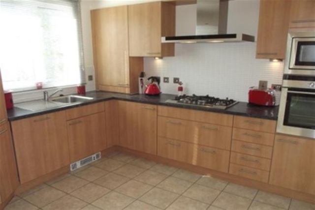  Image of 2 Bedroom Flat to rent at Bearsden East Dunbartonshire East Dunbartonshire, G61 1RX