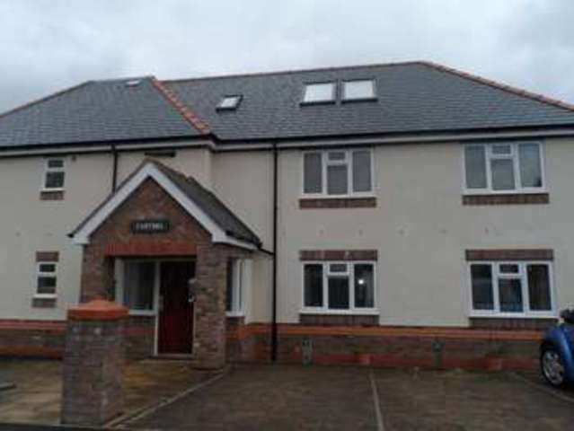 Image of 1 Bedroom Flat to rent at Chester Road Gresford Wrexham, LL12 8NT