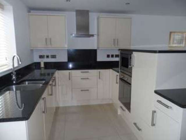  Image of 1 Bedroom Flat to rent at Chester Road Gresford Wrexham, LL12 8NT