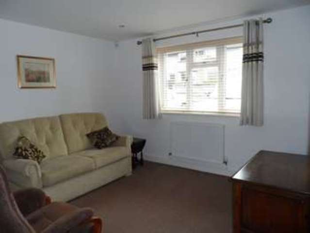  Image of 1 Bedroom Flat to rent at Chester Road Gresford Wrexham, LL12 8NT