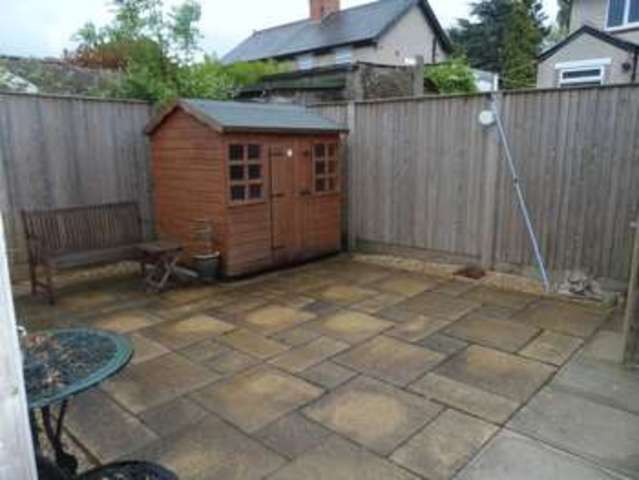  Image of 1 Bedroom Flat to rent at Chester Road Gresford Wrexham, LL12 8NT