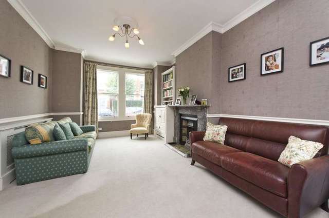  Image of 4 Bedroom Property to rent at Cathles Road  London, SW12 9LE