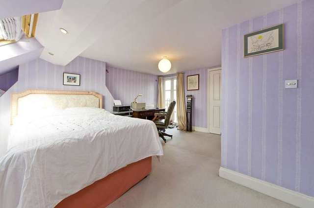  Image of 4 Bedroom Property to rent at Cathles Road  London, SW12 9LE