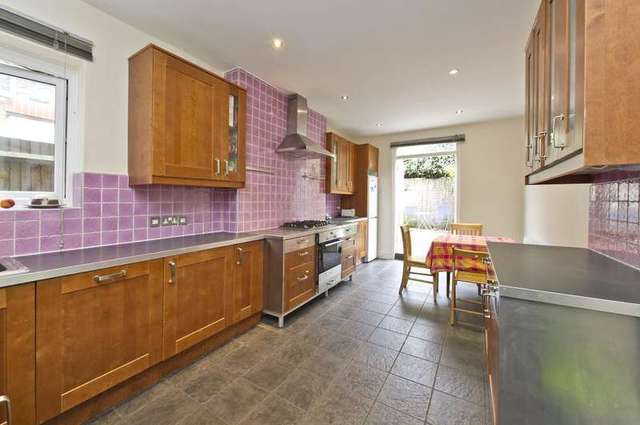  Image of 4 Bedroom Property to rent at Cathles Road  London, SW12 9LE