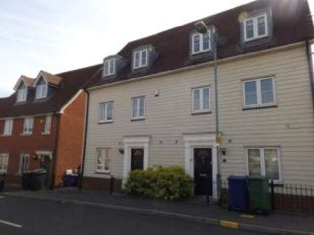  Image of 3 Bedroom Semi-Detached for sale at Chafford Hundred Grays North Stifford, RM16 6DS