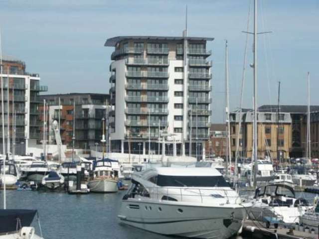 Image of 2 Bedroom Flat to rent at Southampton Hampshire, SO14 3JB