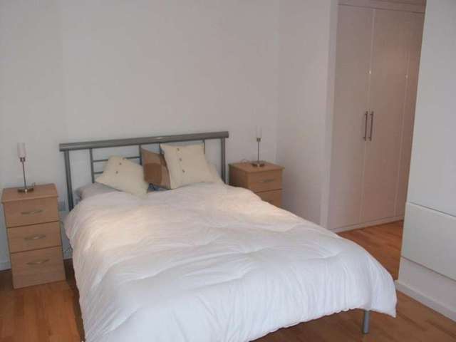  Image of 2 Bedroom Flat to rent at Southampton Hampshire, SO14 3JB