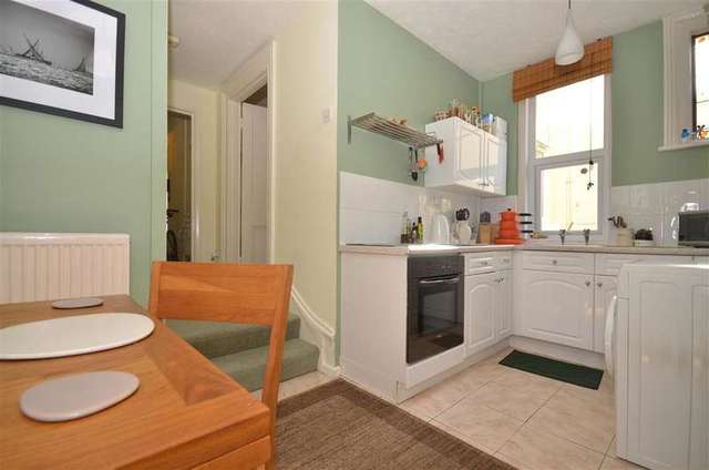  Image of 2 Bedroom Apartment for sale at Southsea Hampshire Southsea, PO4 0SF