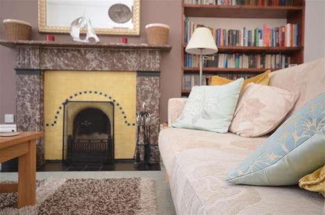  Image of 2 Bedroom Apartment for sale at Southsea Hampshire Southsea, PO4 0SF