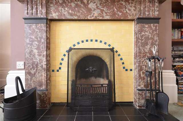  Image of 2 Bedroom Apartment for sale at Southsea Hampshire Southsea, PO4 0SF