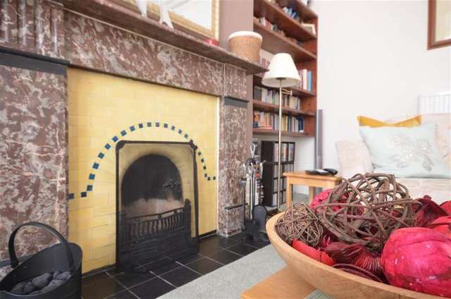  Image of 2 Bedroom Apartment for sale at Southsea Hampshire Southsea, PO4 0SF