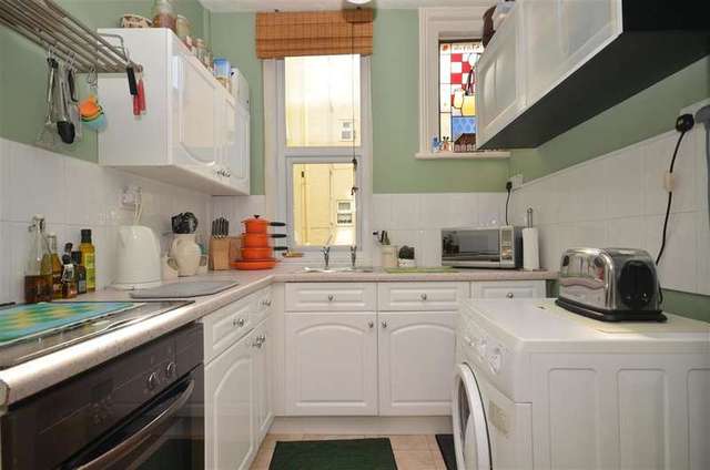  Image of 2 Bedroom Apartment for sale at Southsea Hampshire Southsea, PO4 0SF