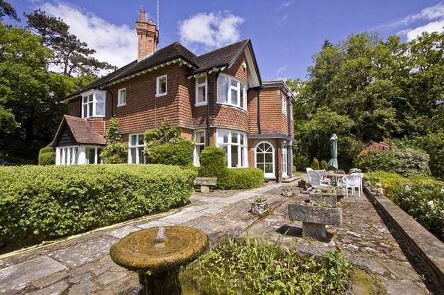  Image of 6 Bedroom Property for sale at Coopers Hill  Birmingham, B48 7BX