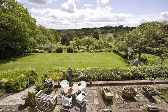  Image of 6 Bedroom Property for sale at Coopers Hill  Birmingham, B48 7BX