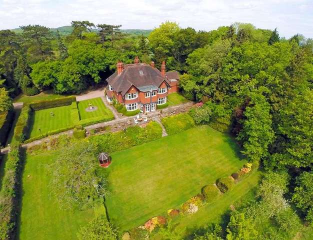  Image of 6 Bedroom Property for sale at Coopers Hill  Birmingham, B48 7BX