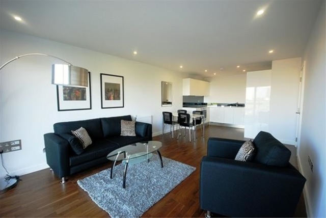  Image of 2 Bedroom Flat to rent at GREENWICH, SE8 3FY