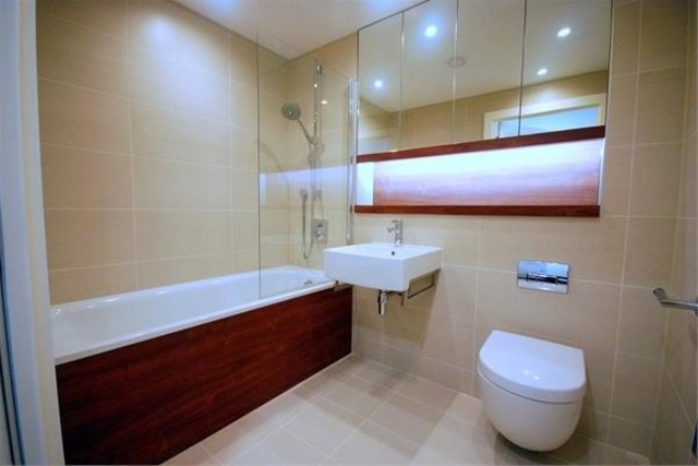  Image of 2 Bedroom Flat to rent at GREENWICH, SE8 3FY