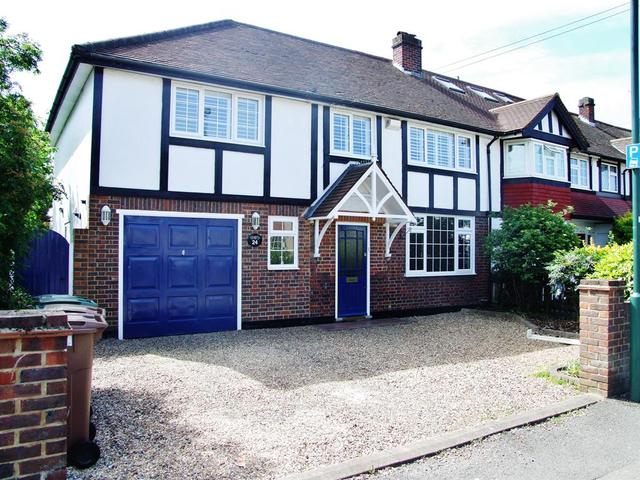  Image of 2 Bedroom End of Terrace to rent at Carshalton Surrey The Wrythe, SM5 2BS