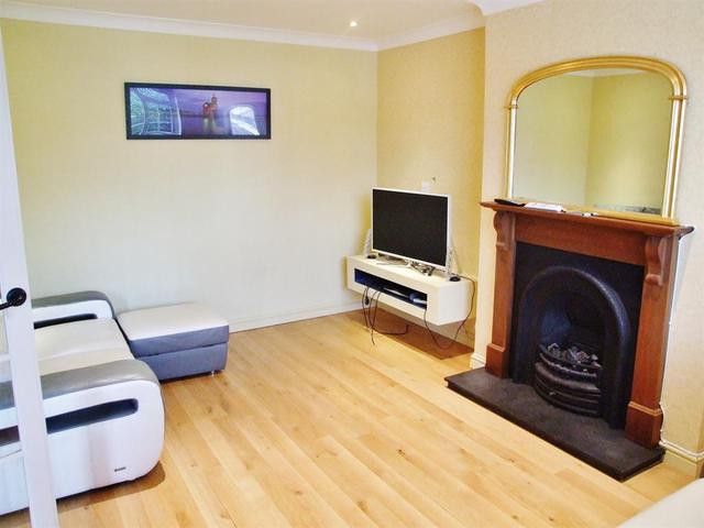  Image of 2 Bedroom End of Terrace to rent at Carshalton Surrey The Wrythe, SM5 2BS