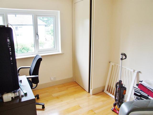  Image of 2 Bedroom End of Terrace to rent at Carshalton Surrey The Wrythe, SM5 2BS