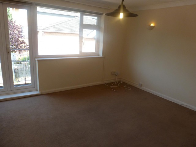  Image of 2 Bedroom Flat to rent at West Road  Guildford, GU1 2AS