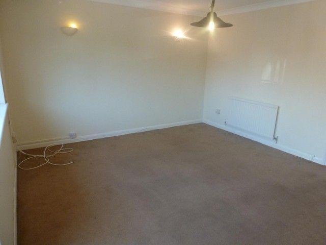  Image of 2 Bedroom Flat to rent at West Road  Guildford, GU1 2AS