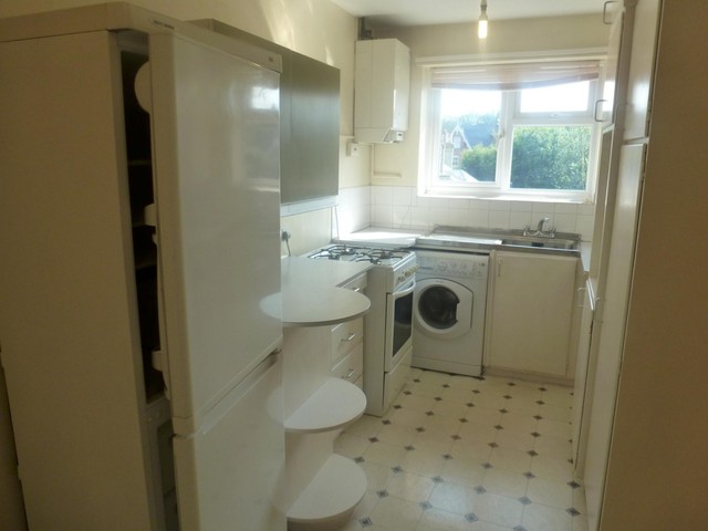  Image of 2 Bedroom Flat to rent at West Road  Guildford, GU1 2AS