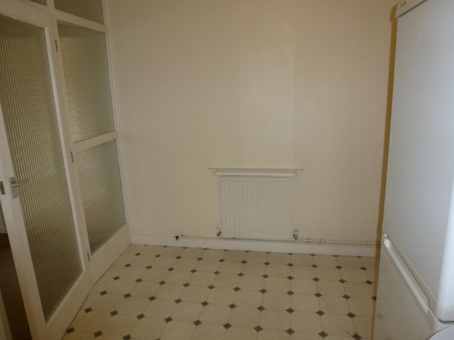  Image of 2 Bedroom Flat to rent at West Road  Guildford, GU1 2AS