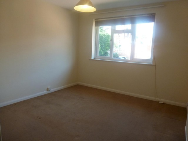  Image of 2 Bedroom Flat to rent at West Road  Guildford, GU1 2AS