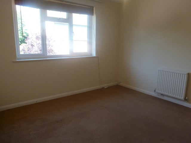  Image of 2 Bedroom Flat to rent at West Road  Guildford, GU1 2AS