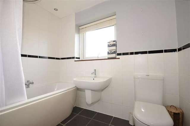  Image of 3 Bedroom Semi-Detached for sale at Frindsbury Rochester Rochester, ME2 4PT