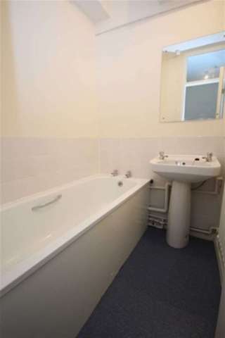  Image of 2 Bedroom Flat for sale at London, E2 6HL