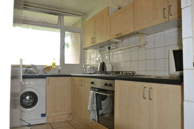  Image of 4 Bedroom Flat to rent at Christian St, Aldgate East  Aldgate, E1 1RT