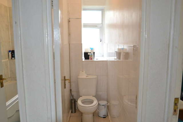  Image of 4 Bedroom Flat to rent at Christian St, Aldgate East  Aldgate, E1 1RT