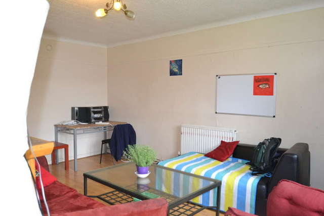  Image of 4 Bedroom Flat to rent at Christian St, Aldgate East  Aldgate, E1 1RT