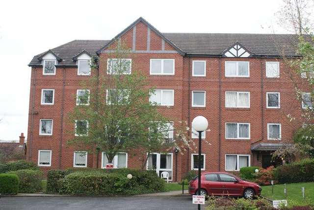  Image of 1 Bedroom Flat to rent at Ednall Lane  Bromsgrove, B60 2DB